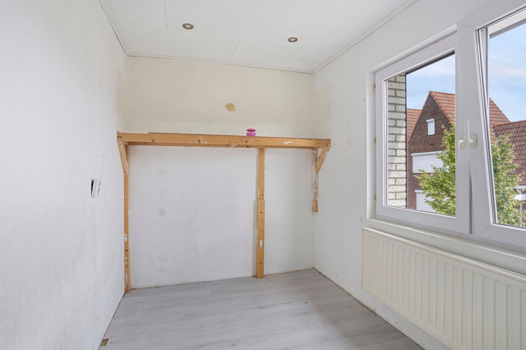 Photo 18 of Montfortstraat 16