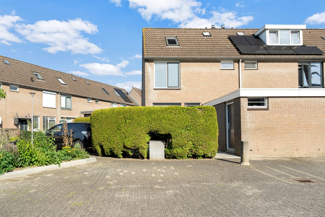 Photo 2 of Van Maanenware 40