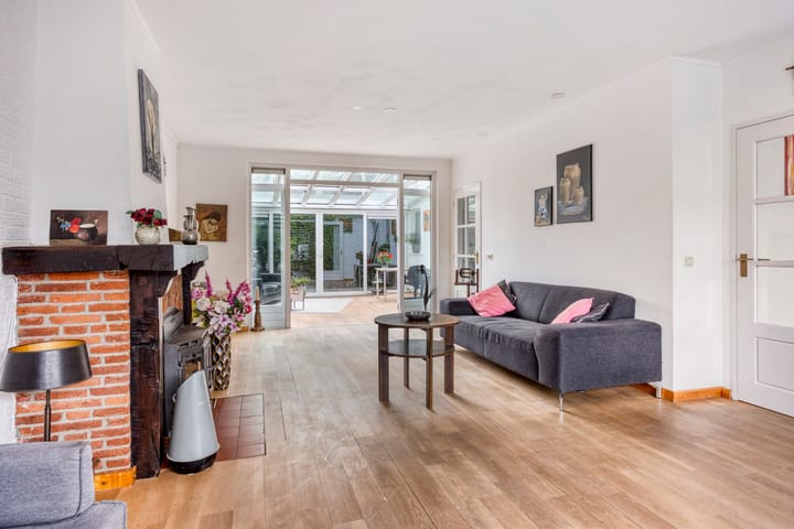 Photo 6 of Irenestraat 9