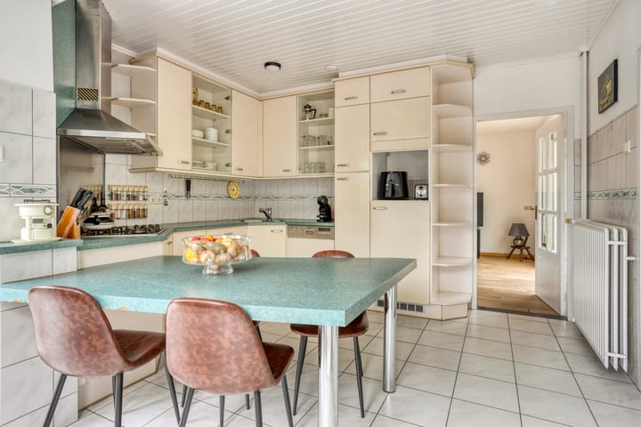 Photo 10 of Irenestraat 9