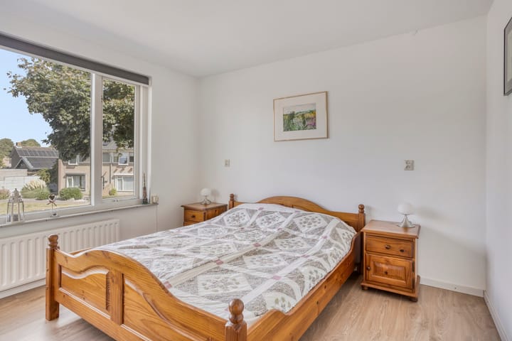 Photo 15 of Irenestraat 9