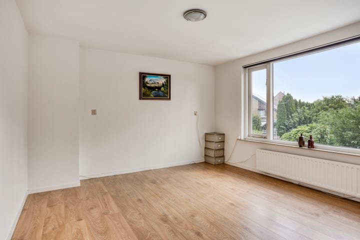 Photo 16 of Irenestraat 9