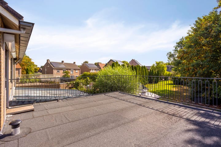 Photo 20 of Irenestraat 9