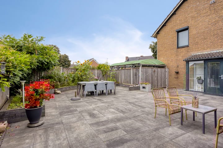 Photo 24 of Irenestraat 9