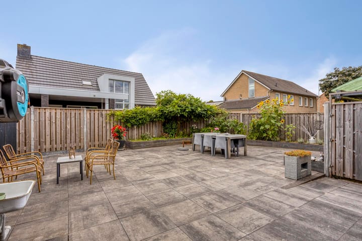 Photo 25 of Irenestraat 9