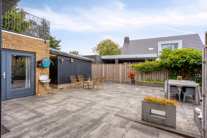 Photo 26 of Irenestraat 9