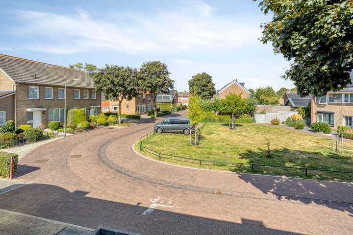 Photo 35 of Irenestraat 9