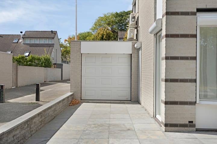 Foto 38 van Locatellistraat 23