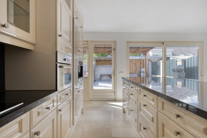 Foto 14 van Locatellistraat 23