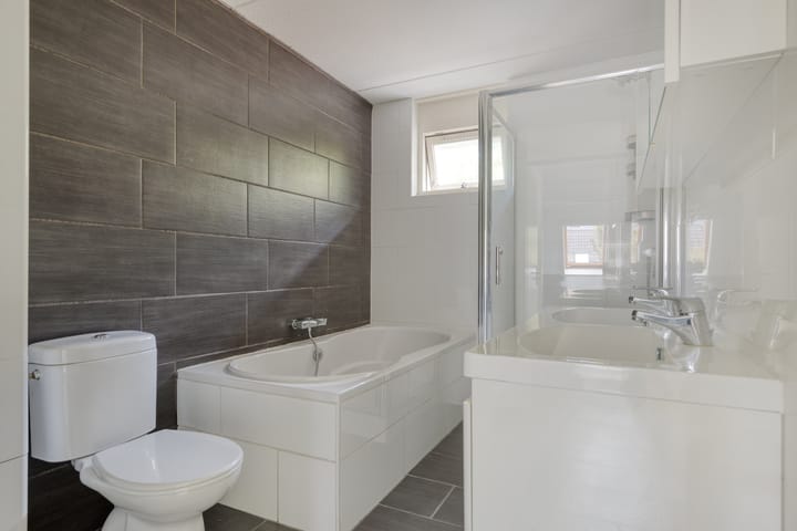 Foto 3 van Locatellistraat 23