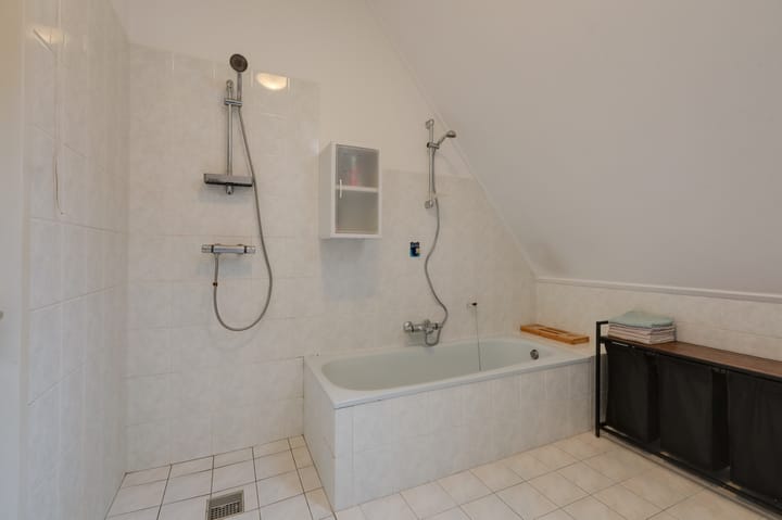 Photo 53 of Bongerd 34