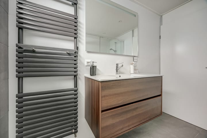 Photo 17 of Oever 56