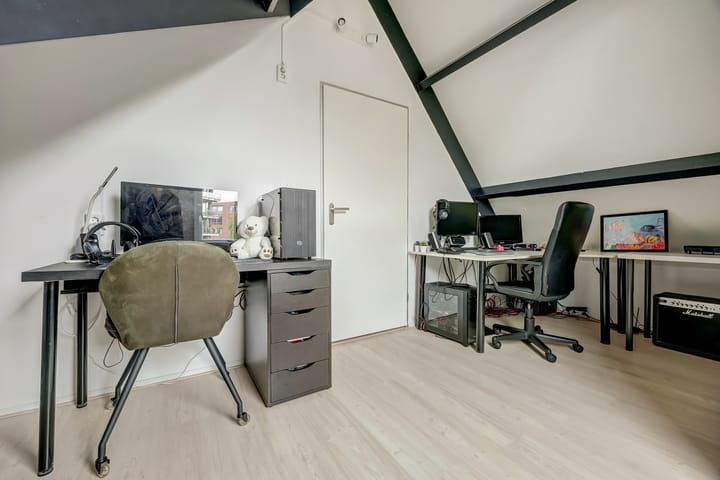 Photo 22 of Oever 56