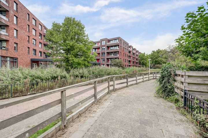 Photo 33 of Oever 56