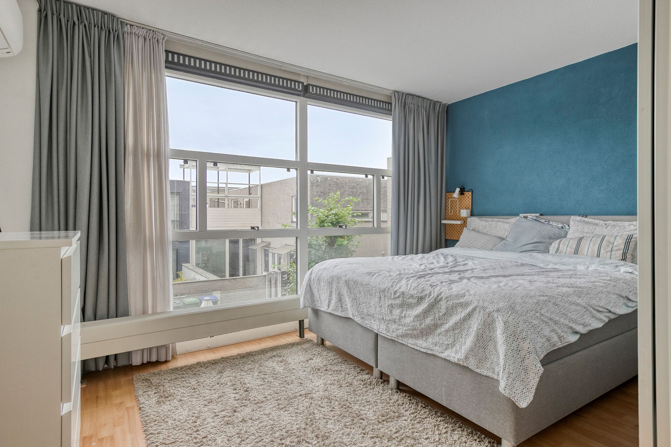 Foto 3 van Willem Walravenhove 9