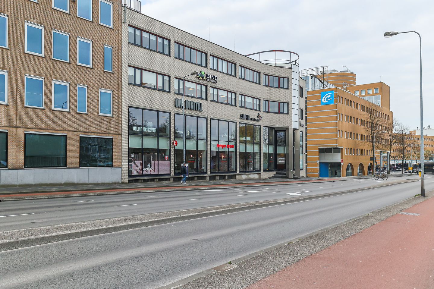 View photo 2 of Stationsweg 3-a