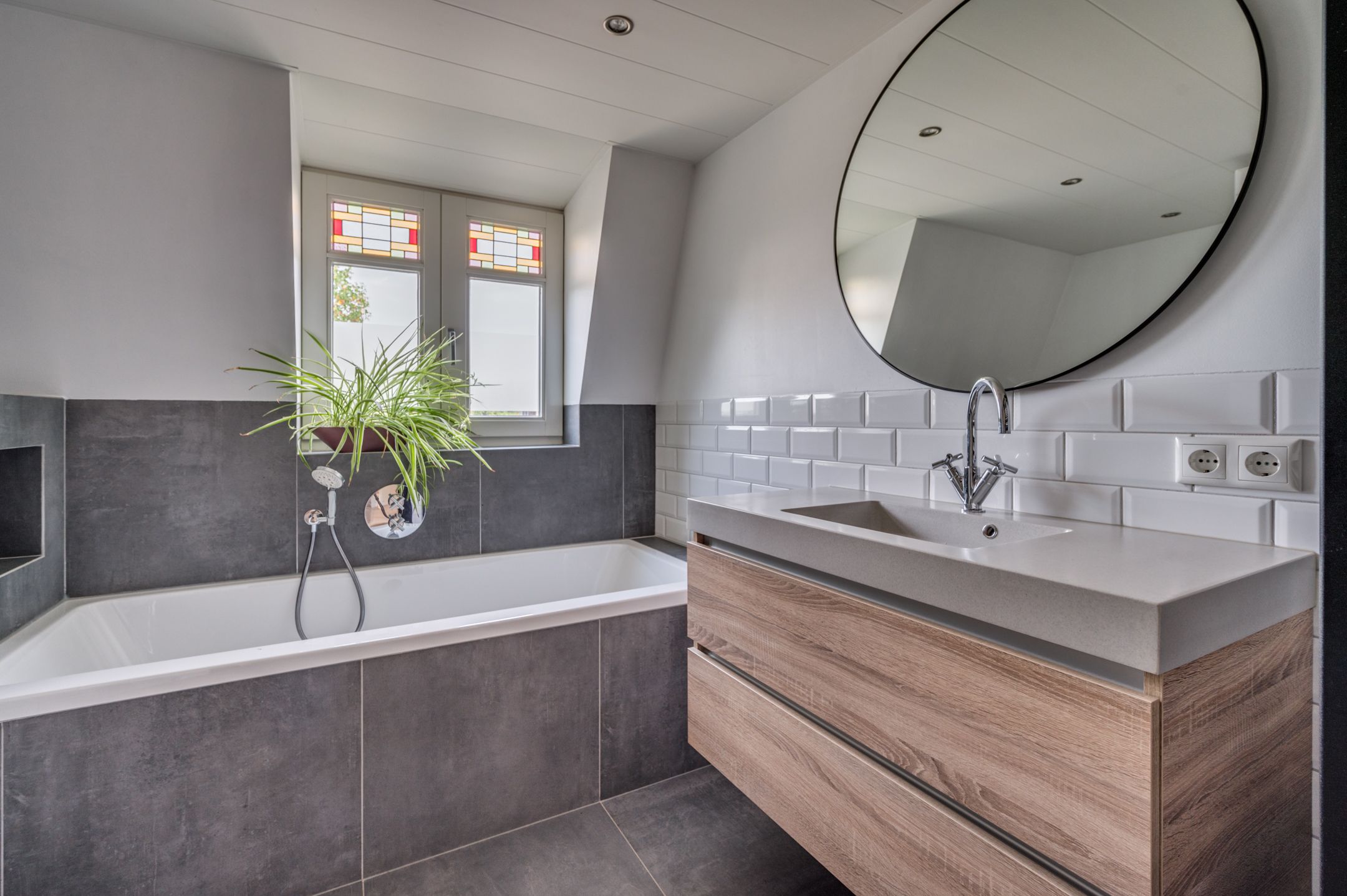 Foto 30 van Spoorstraat 5