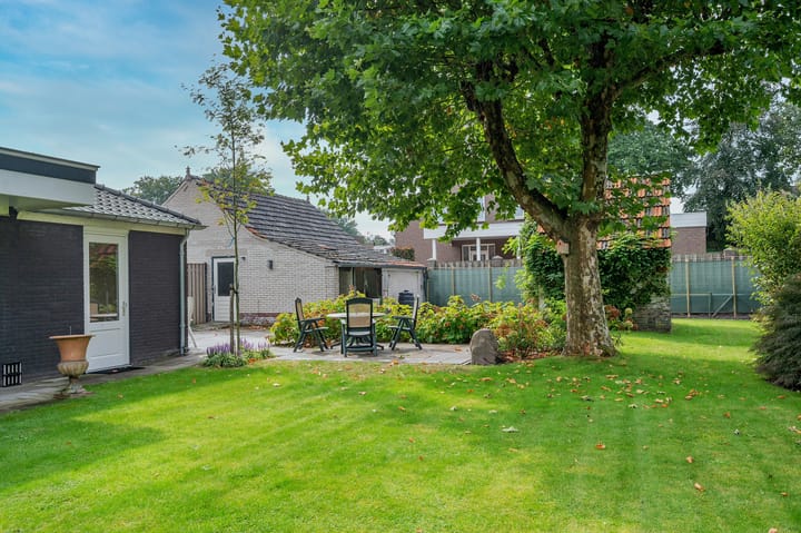 Foto 42 van Spoorstraat 5