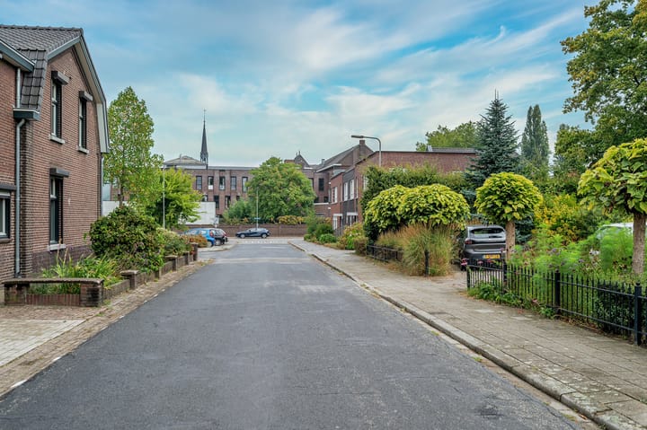 Foto 53 van Spoorstraat 5