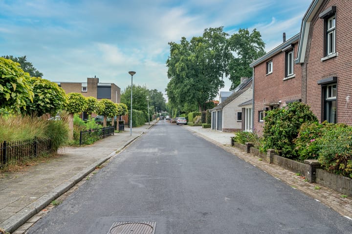 Foto 54 van Spoorstraat 5