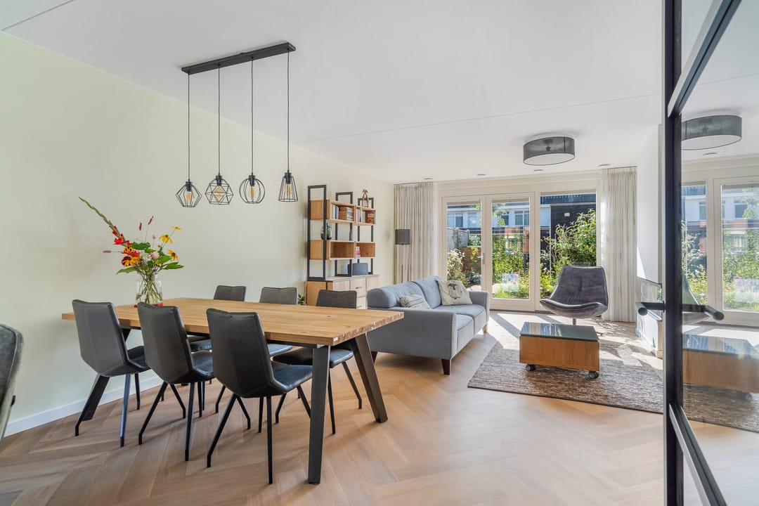 Foto 2 van Edgar du Perronstraat 143