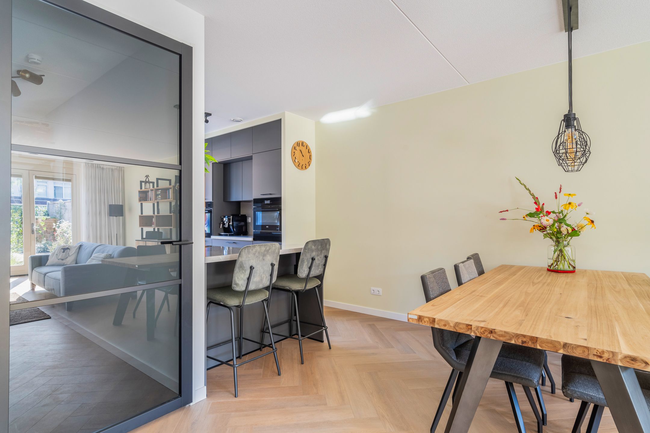 Foto 9 van Edgar du Perronstraat 143