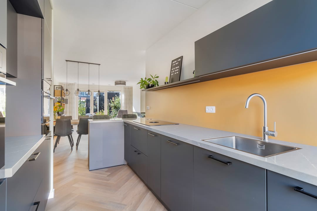 Foto 13 van Edgar du Perronstraat 143