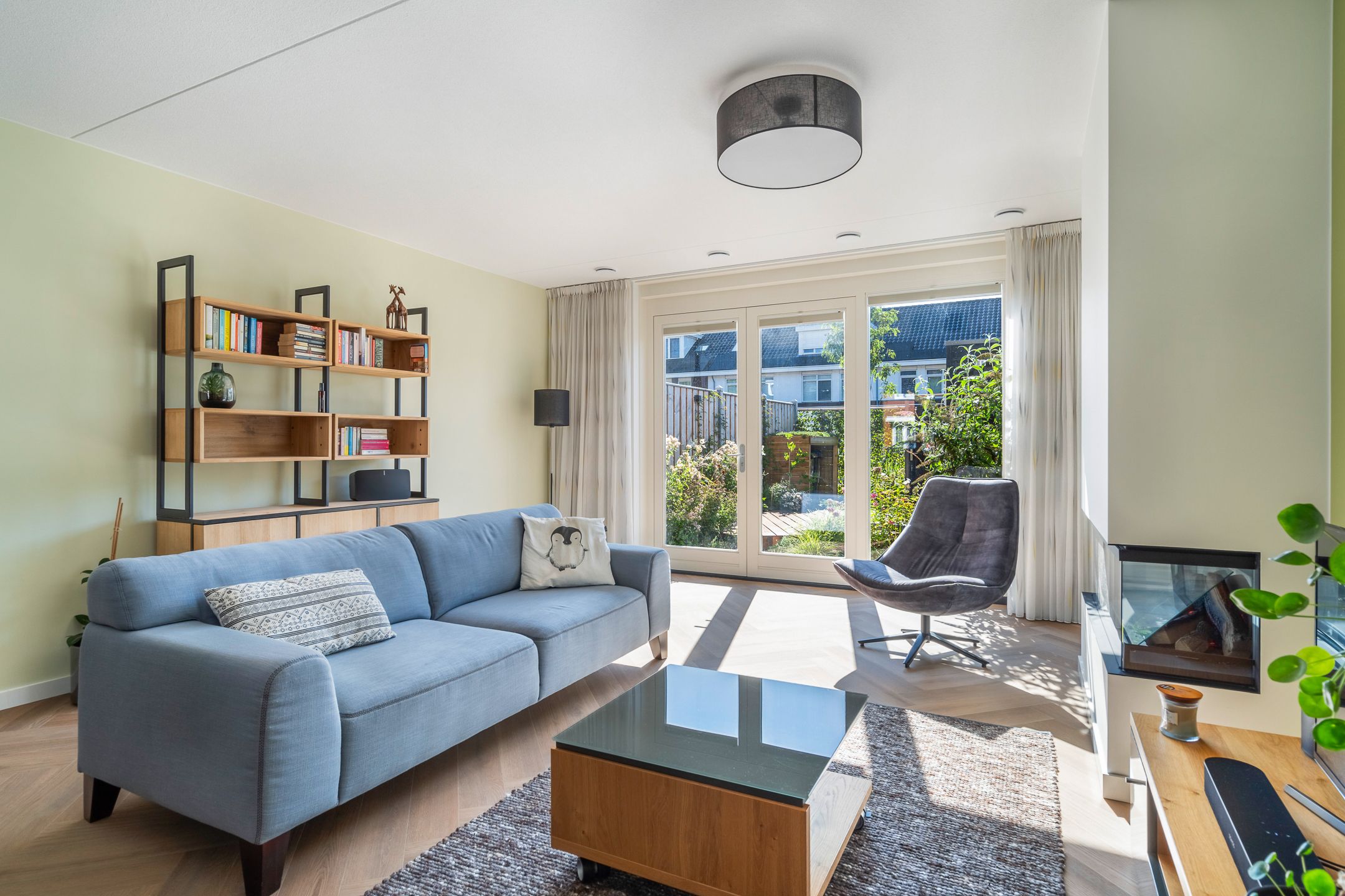 Foto 15 van Edgar du Perronstraat 143