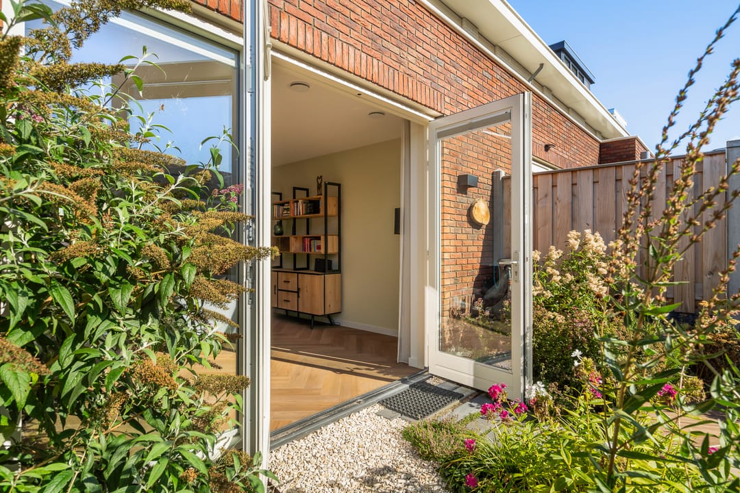 Foto 23 van Edgar du Perronstraat 143