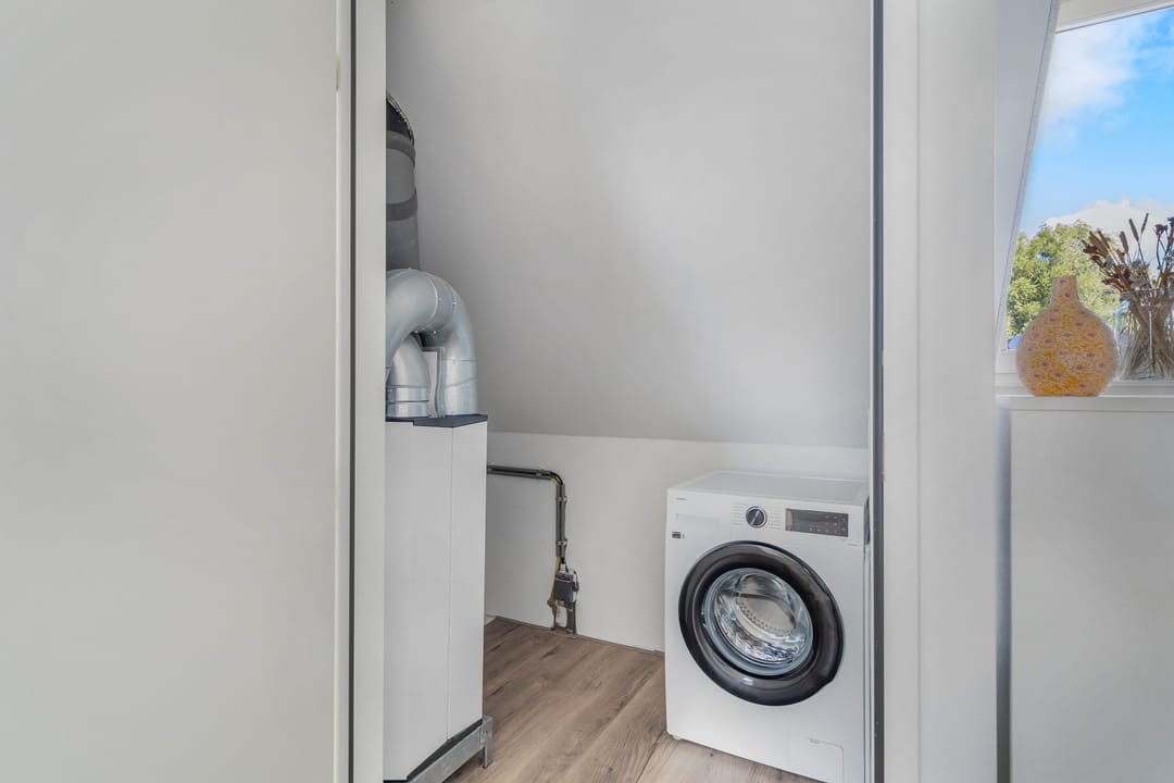 Foto 43 van Edgar du Perronstraat 143