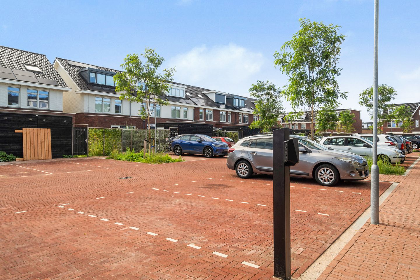 Foto 49 van Edgar du Perronstraat 143