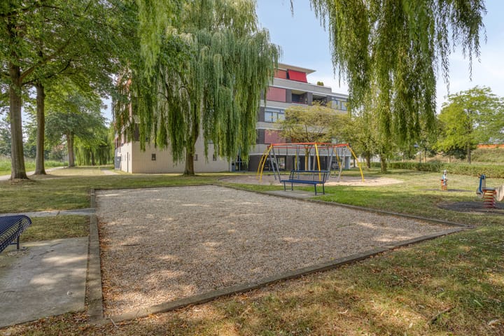 Foto 34 van Meester Broerensingel 73