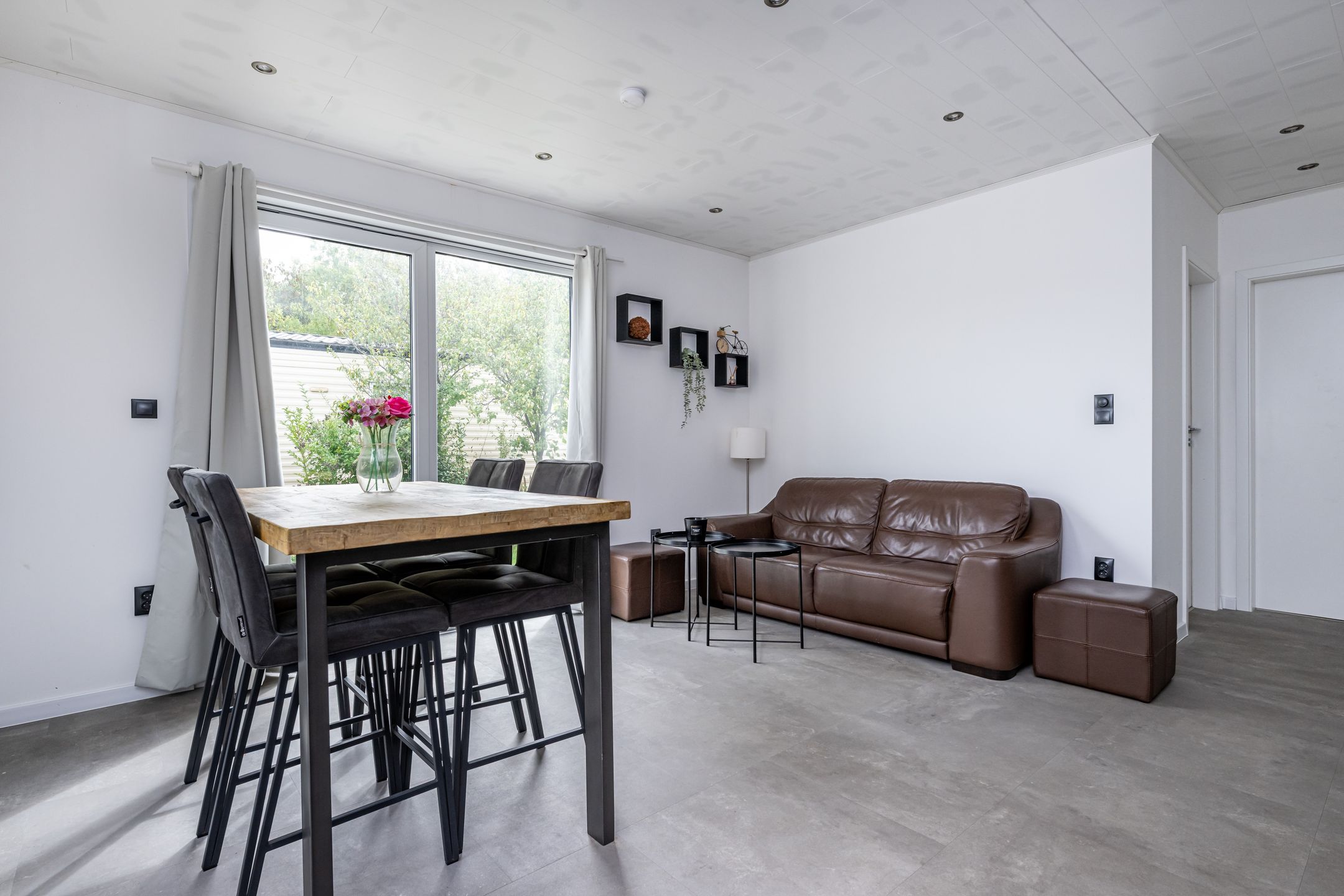 2-bedroom freehold villa in Nieuwe-Tonge — photo 4 of 5