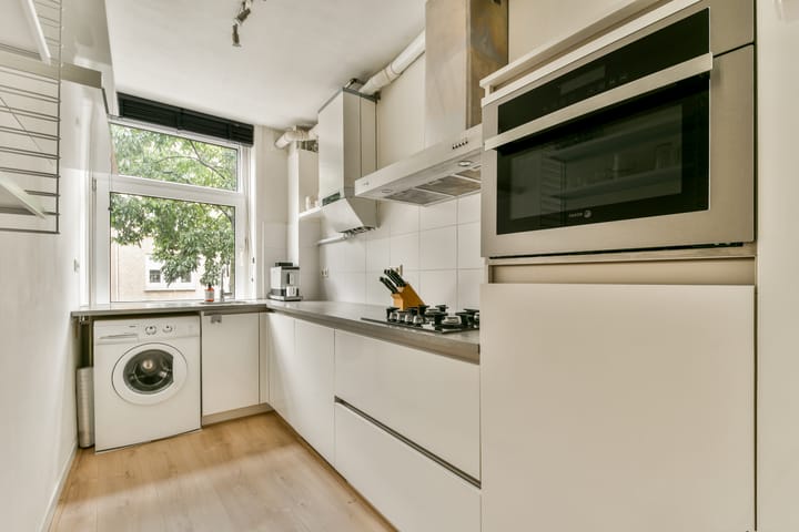 Photo 3 of Van Hallstraat 83-1