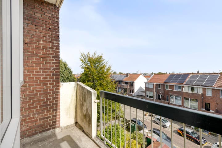 Foto 15 van Burgemeester Van Haarenlaan 1537