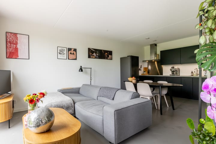 Foto 22 van Roentgenstraat 151