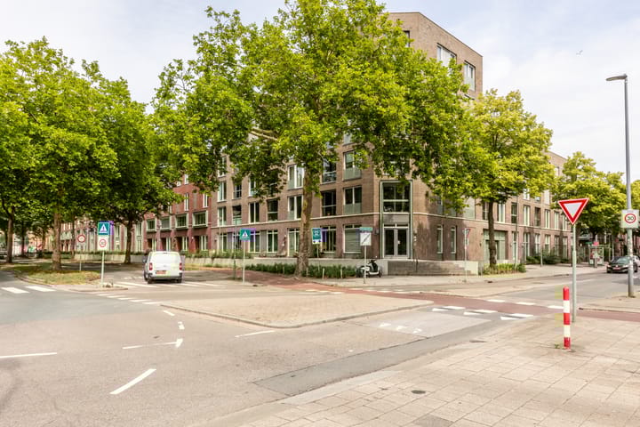 Foto 43 van Roentgenstraat 151