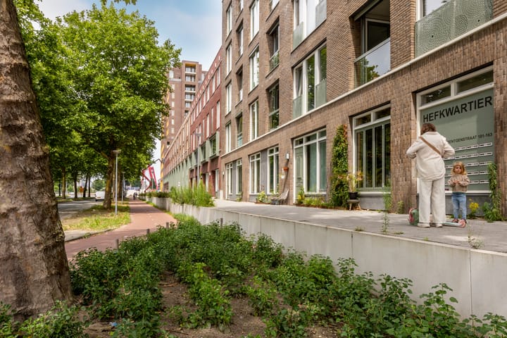 Foto 45 van Roentgenstraat 151