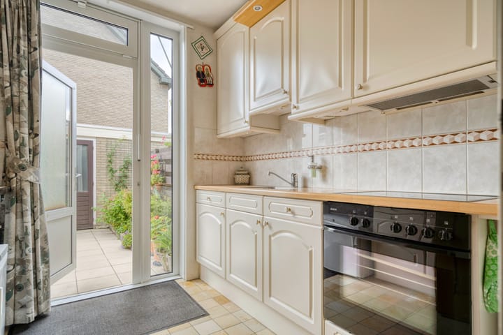 Photo 15 of Lebuïnusstraat 7