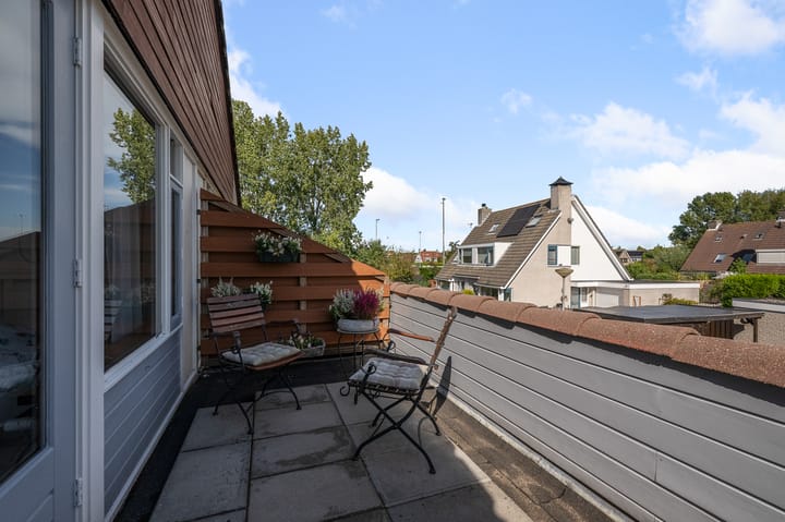 Photo 24 of Kalander 44