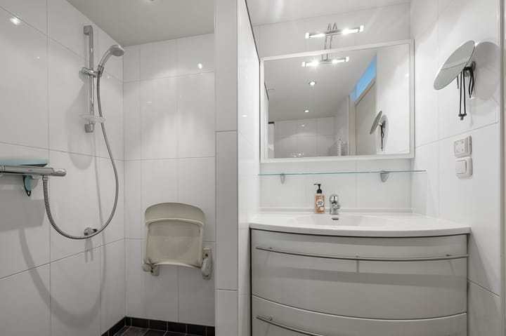 Photo 28 of Kalander 44