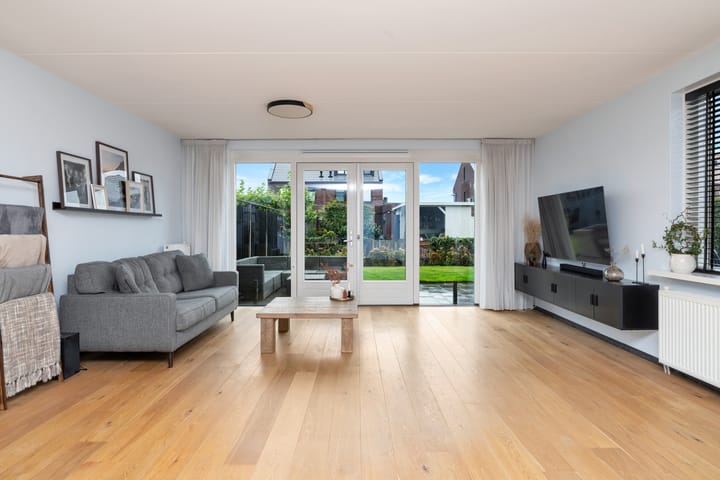 Photo 6 of Kuifeend 23