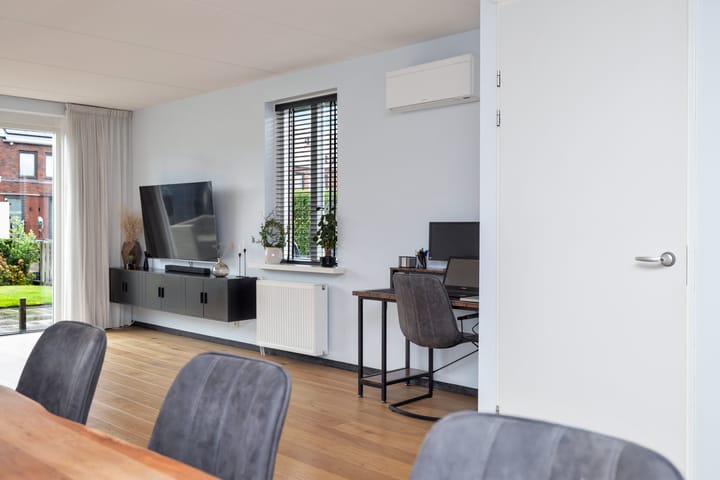 Photo 9 of Kuifeend 23