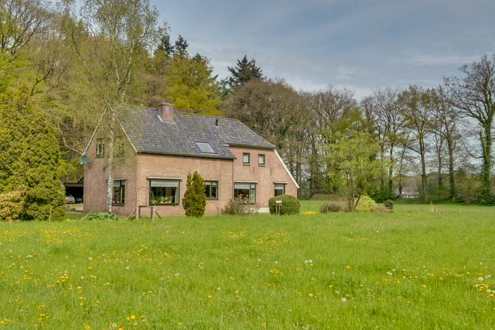 Foto 1 van Huzarenlaan 14