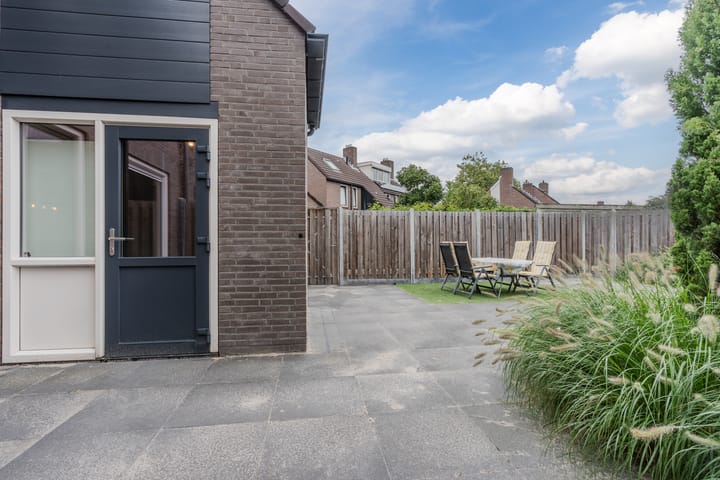 Photo 2 of van Leeuwenhoekstraat 28