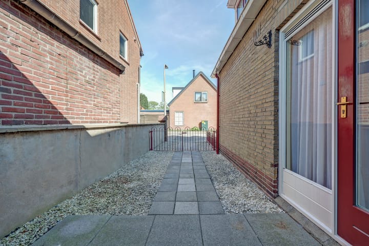 Foto 30 van Middelweg 2