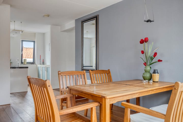 Photo 17 of Julianastraat 12