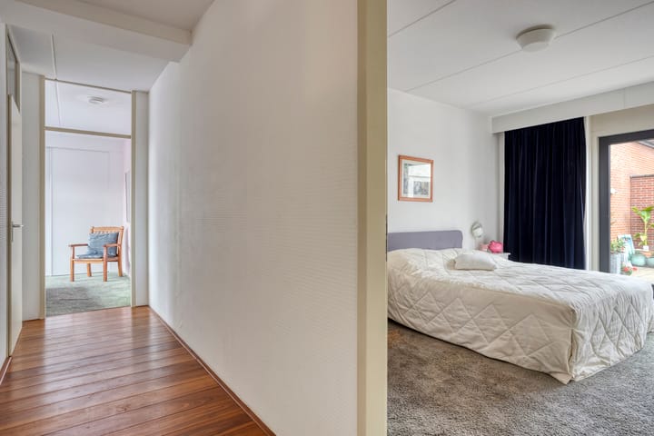 Photo 24 of Julianastraat 12