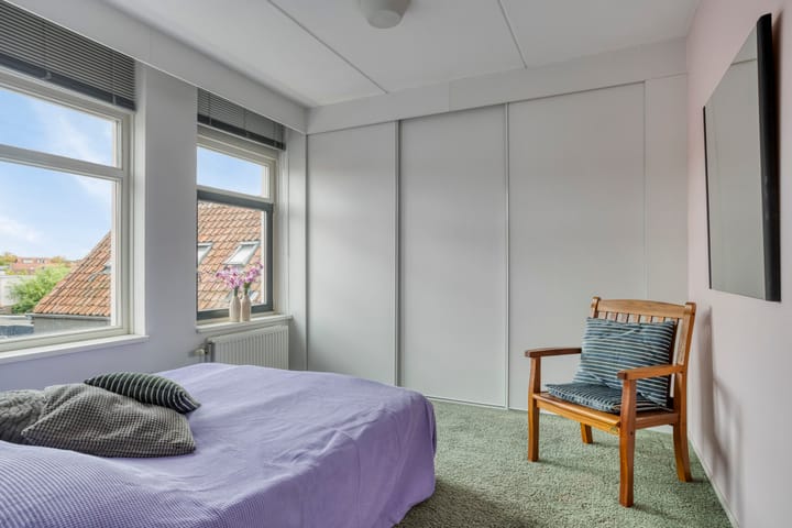 Photo 27 of Julianastraat 12