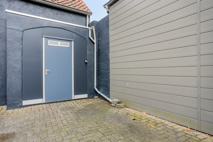 Photo 30 of Julianastraat 12